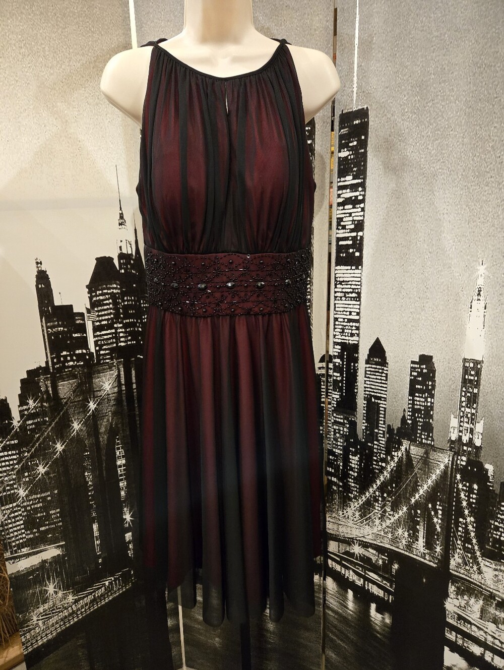 Jessica Howard Size 8 Beaded Lined Dress